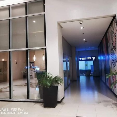 Staycation Condotel @150Newport Pasay City مانيلا المظهر الخارجي الصورة