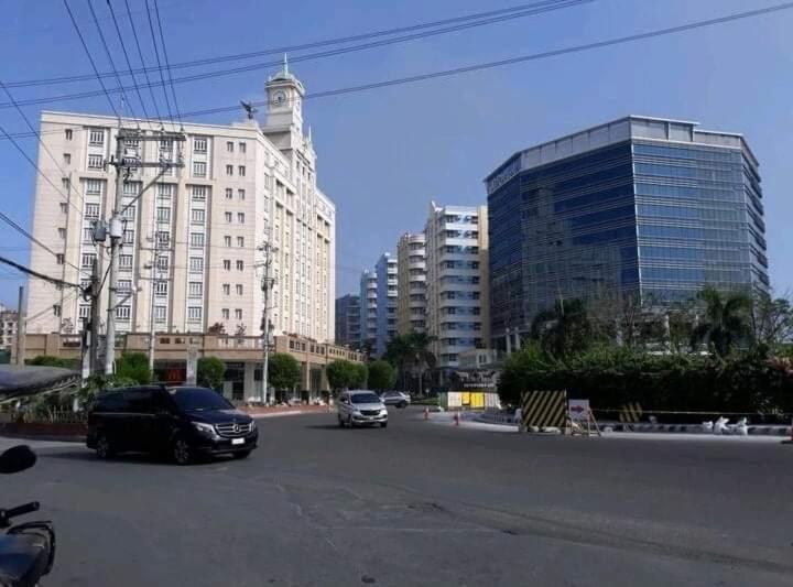 Staycation Condotel @150Newport Pasay City مانيلا المظهر الخارجي الصورة